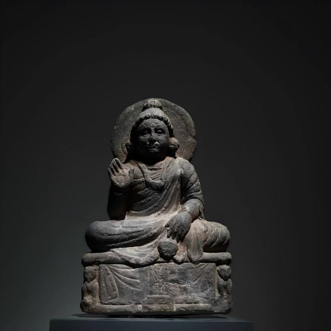 A Gandhara stone carved Maitreya Buddha from the 2nd to 5th centuries AD: Old Gandhara stone carving Maitreya SIZE: W:17cm H:18cm (The Dimensions Of All Batches Are Manually Measured.If You Need More Detailed Information, Please Contact Our Customer Service Before Bidding.)