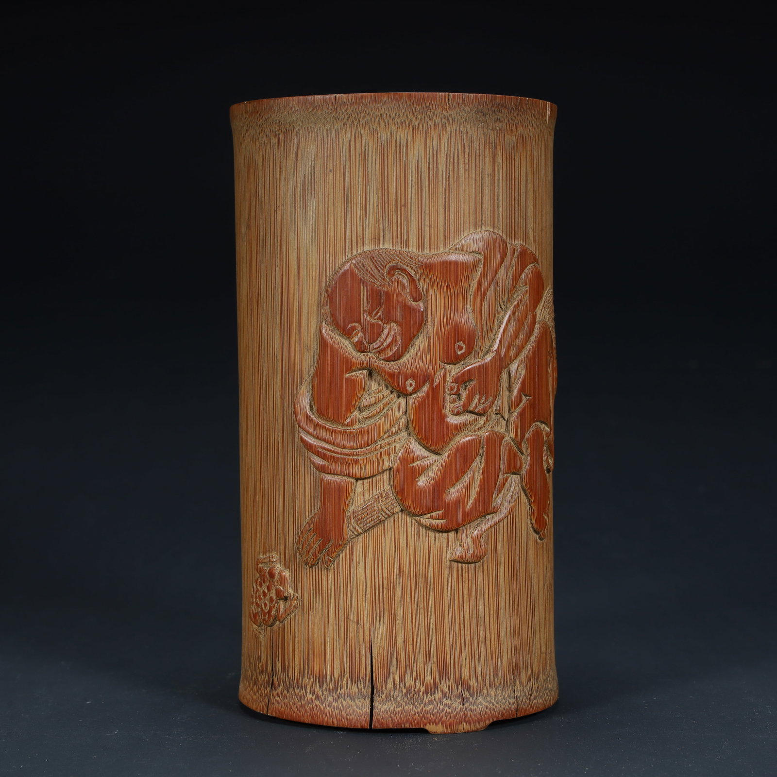 A Qing Dynasty bamboo carving "Arhat (or cloth bag monk)" patterned pen holder: Qing Dynasty bamboo carving "Arhat (or cloth bag monk)" patterned pen holder SIZE: H:13.5cm L:7.5cm W:7cm W:148g (The Dimensions Of All Batches Are Manually Measured.If You Need More Detailed Informat