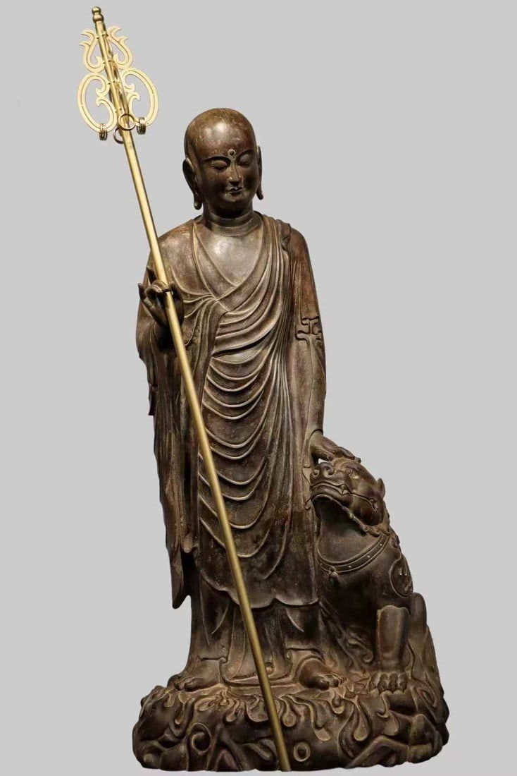 A statue of Ksitigarbha Bodhisattva in the Song Dynasty: Song Dynasty Ksitigarbha Bodhisattva statue SIZE: H:130cm (The Dimensions Of All Batches Are Manually Measured.If You Need More Detailed Information, Please Contact Our Customer Service Before Bidding