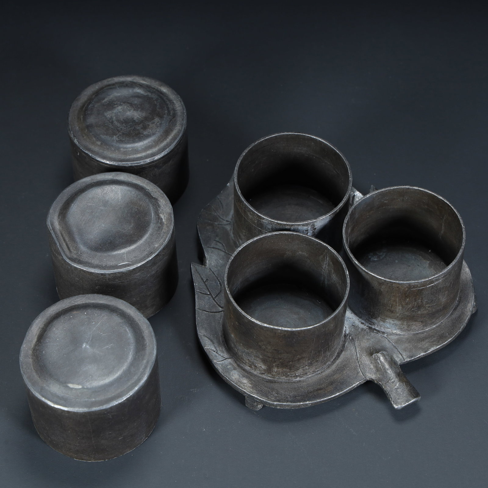 A Qing Dynasty finger leaf pattern tin box - 4