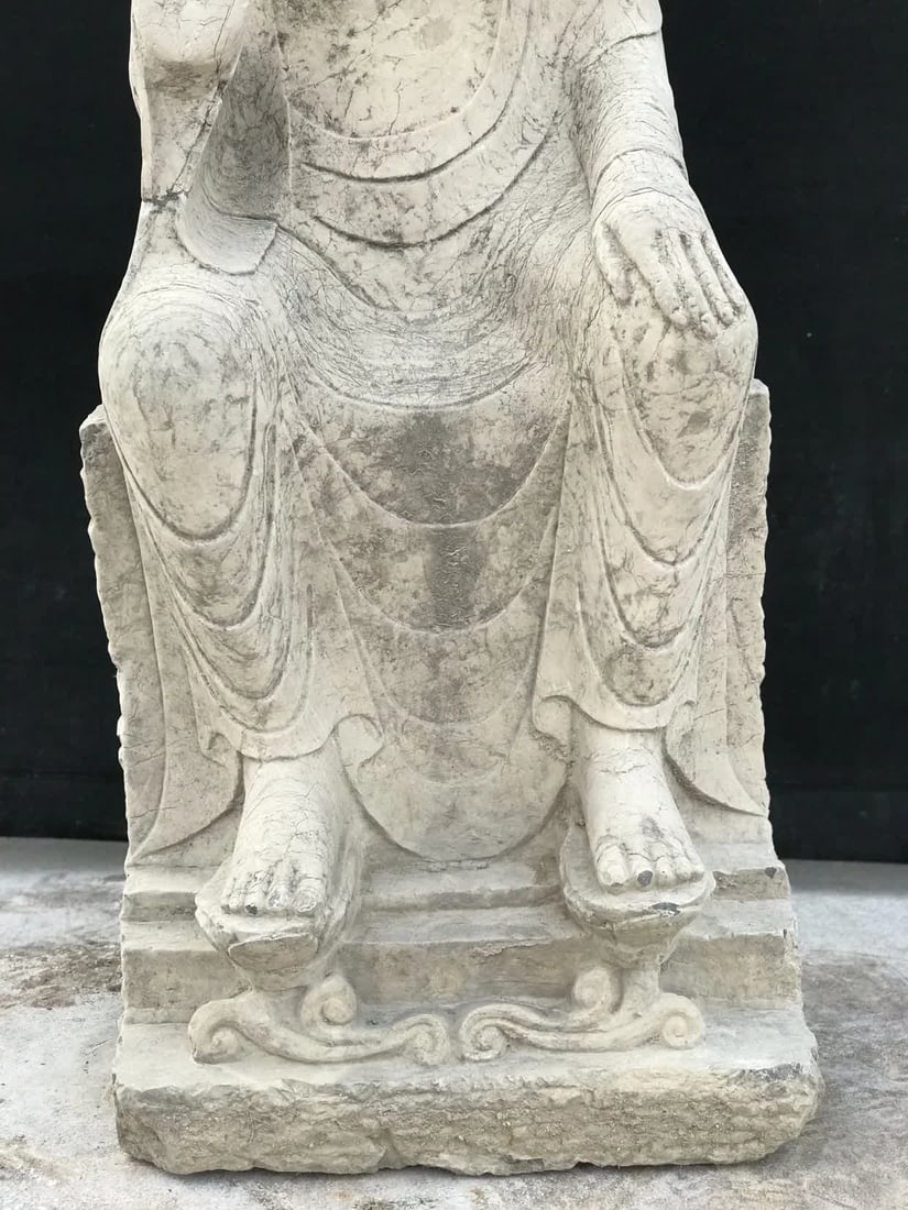 A bluestone old Buddha statue: Bluestone old Buddha statue SIZE: 99x46x34cm (The Dimensions Of All Batches Are Manually Measured.If You Need More Detailed Information, Please Contact Our Customer Service Before Bidding.)
