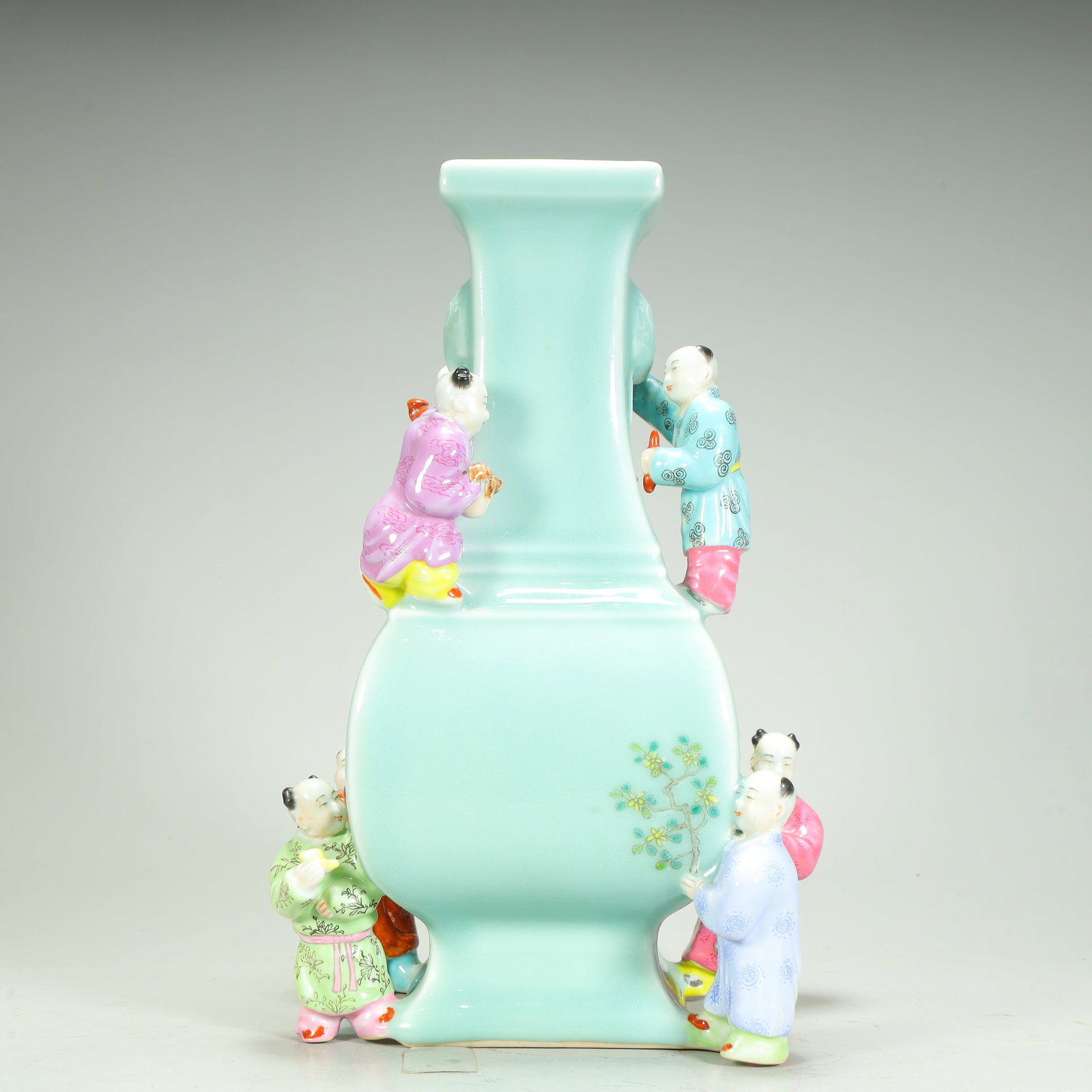 A Qing Dynasty pink blue glaze foreign color stacked baby play square bottle: Qing Dynasty pink blue glaze foreign color stack plastic baby play square bottle SIZE: H:34cm L:20cm W:20cm W:3.3kg (The Dimensions Of All Batches Are Manually Measured.If You Need More Detailed