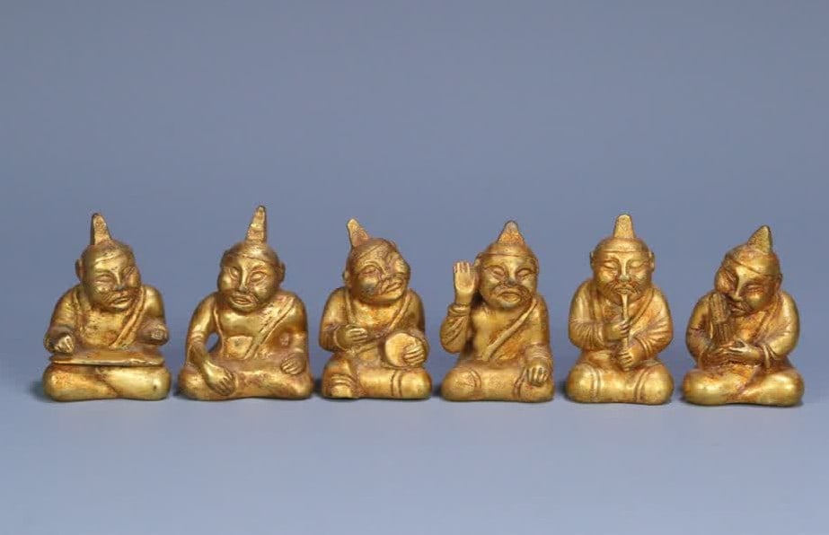 One set: a set of Han dynasty bronze gilt figure ornaments: A set of Han dynasty gilt bronze figurines SIZE: 5.1x3.3x3cm W:395g (The Dimensions Of All Batches Are Manually Measured.If You Need More Detailed Information, Please Contact Our Customer Service Befo