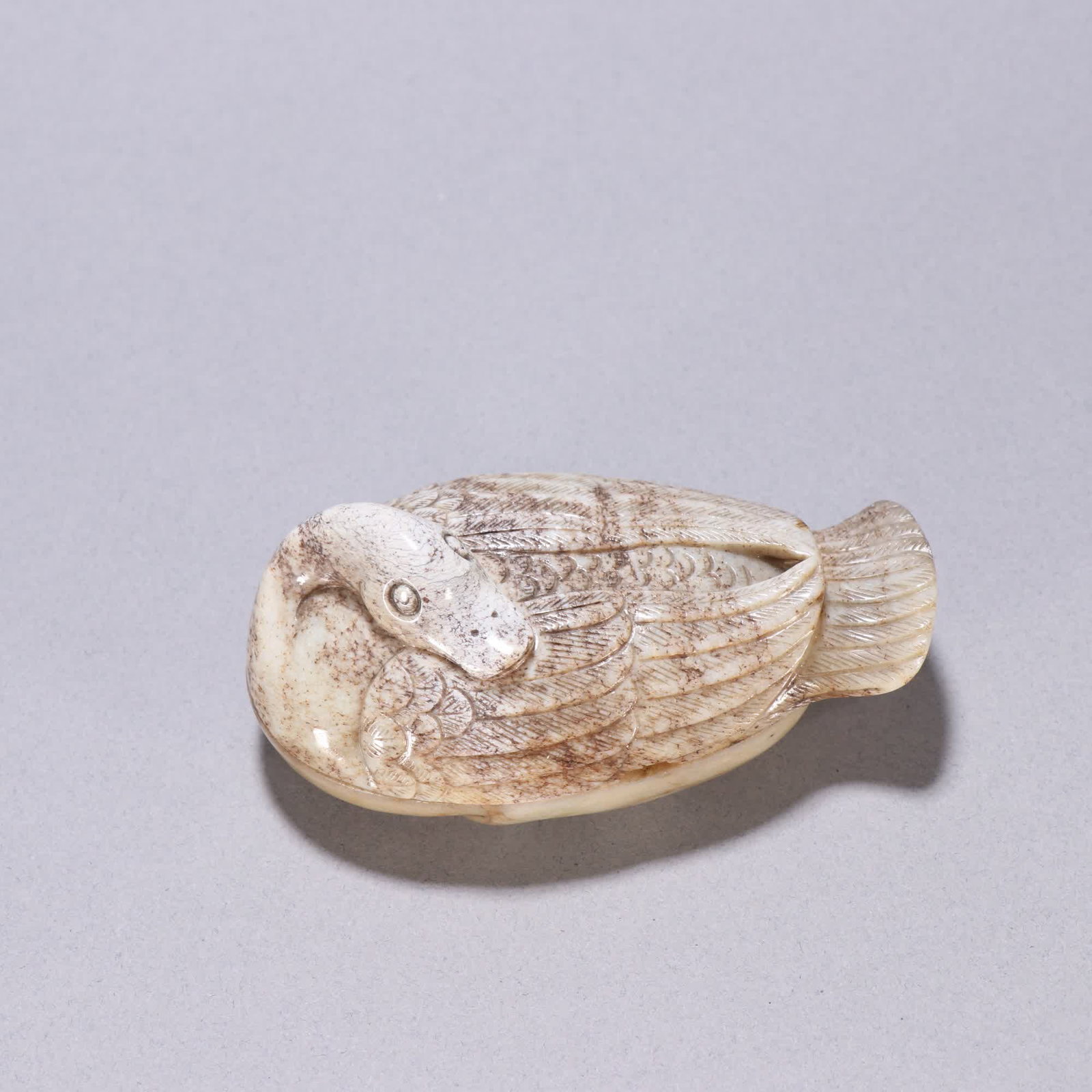 An open-flame jade goose lid box: Ming fires the jade goose lid box SIZE: H:3.7cm W:8.5cm W:87g (The Dimensions Of All Batches Are Manually Measured.If You Need More Detailed Information, Please Contact Our Customer Service Before Bid