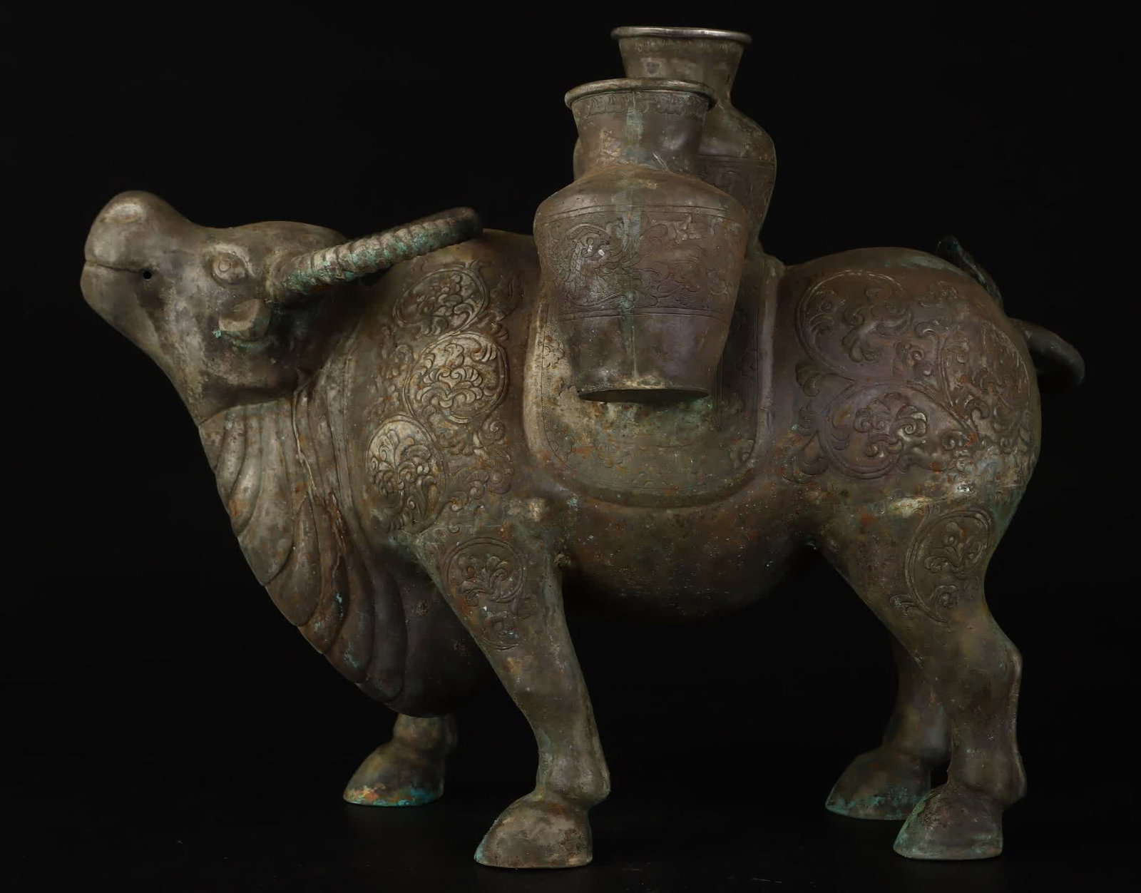 A Qing Dynasty black silver ox ornament: Qing Dynasty black silver ox ornament SIZE: W:1404g H:27cm W:33cm (The Dimensions Of All Batches Are Manually Measured.If You Need More Detailed Information, Please Contact Our Customer Service Before