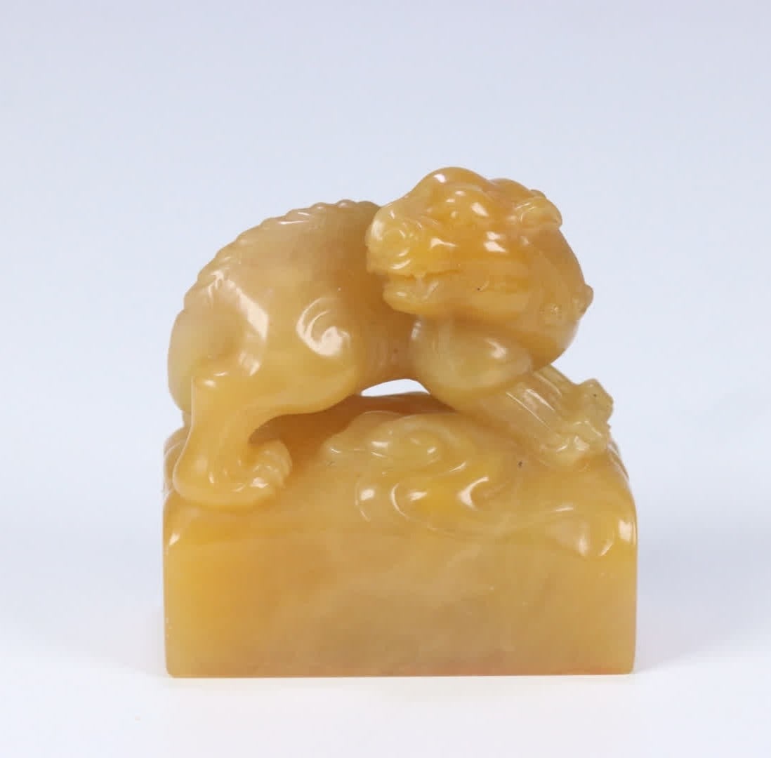 A Qing Dynasty Shoushan Field Yellow Beast Knob Seal: Qing dynasty Shoushan field yellow beast-knob seal SIZE: 5.34x2.77x5.00cm W:114g (The Dimensions Of All Batches Are Manually Measured.If You Need More Detailed Information, Please Contact Our Customer