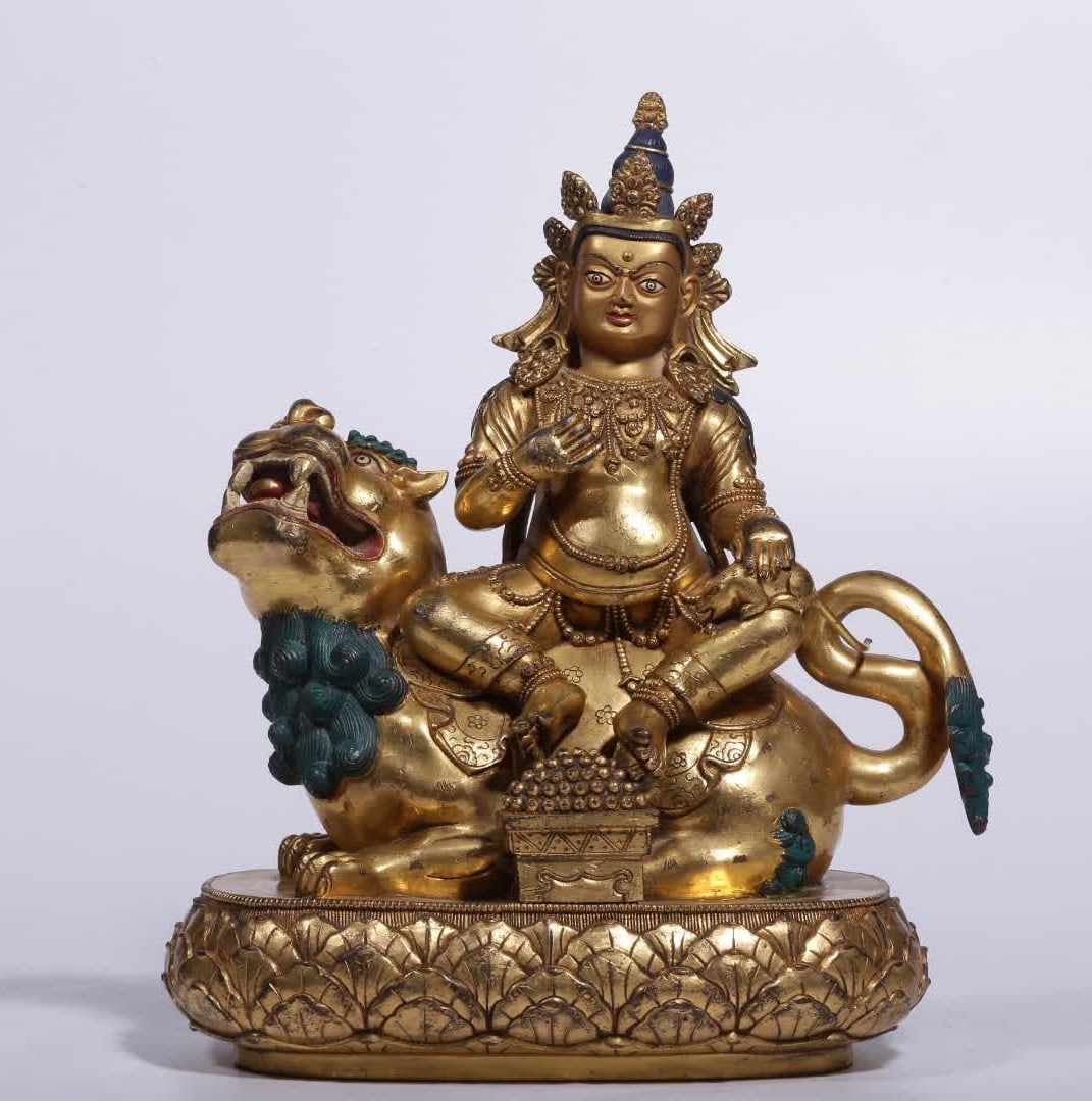 A Qing Dynasty bronze gilded statue depicting the God of Wealth seated: Qing Dynasty gilded bronze statue of the God of Wealth seated SIZE: H:22.5cm L:19cm W:11cm W:3215g (The Dimensions Of All Batches Are Manually Measured.If You Need More Detailed Information, Please Co