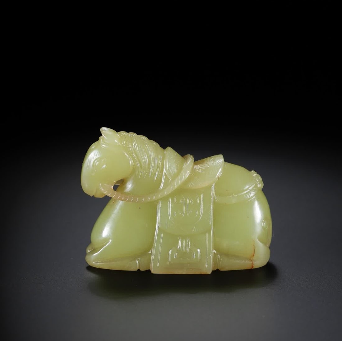 One is a Qing Dynasty Hetian Huangyu horse: A yellow jade horse from Hetian during the Qing Dynasty SIZE: 5.0x2.0x3.7cm W:48.5g (The Dimensions Of All Batches Are Manually Measured.If You Need More Detailed Information, Please Contact Our Custo