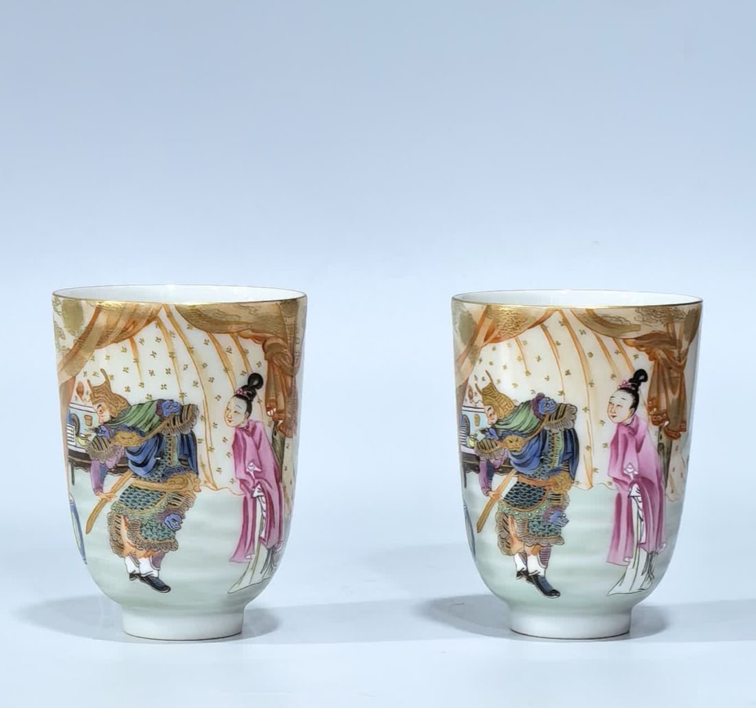 A fragrant cup from the Qing Yongzheng era, featuring the famille rose figure Lu Bu playing with: Qing Dynasty Yongzheng Dynasty Famille Rose Figure Lu Bu Playing with Diao Chan Cup SIZE: H:7cm mouthD:5cm (The Dimensions Of All Batches Are Manually Measured.If You Need More Detailed Information, P
