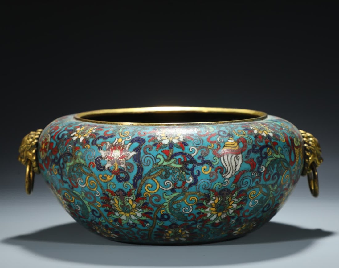 A Qing Dynasty bronze-bodied cloisonne enamel bowl-shaped censer: Qing Dynasty copper-bodied cloisonne enamel bowl-shaped censer SIZE: H:11.3cm Mouth D:18.7cm Belly diameter 25.6cm, Ear pitch 29.6cm, W:1600g (The Dimensions Of All Batches Are Manually Measured.If Yo