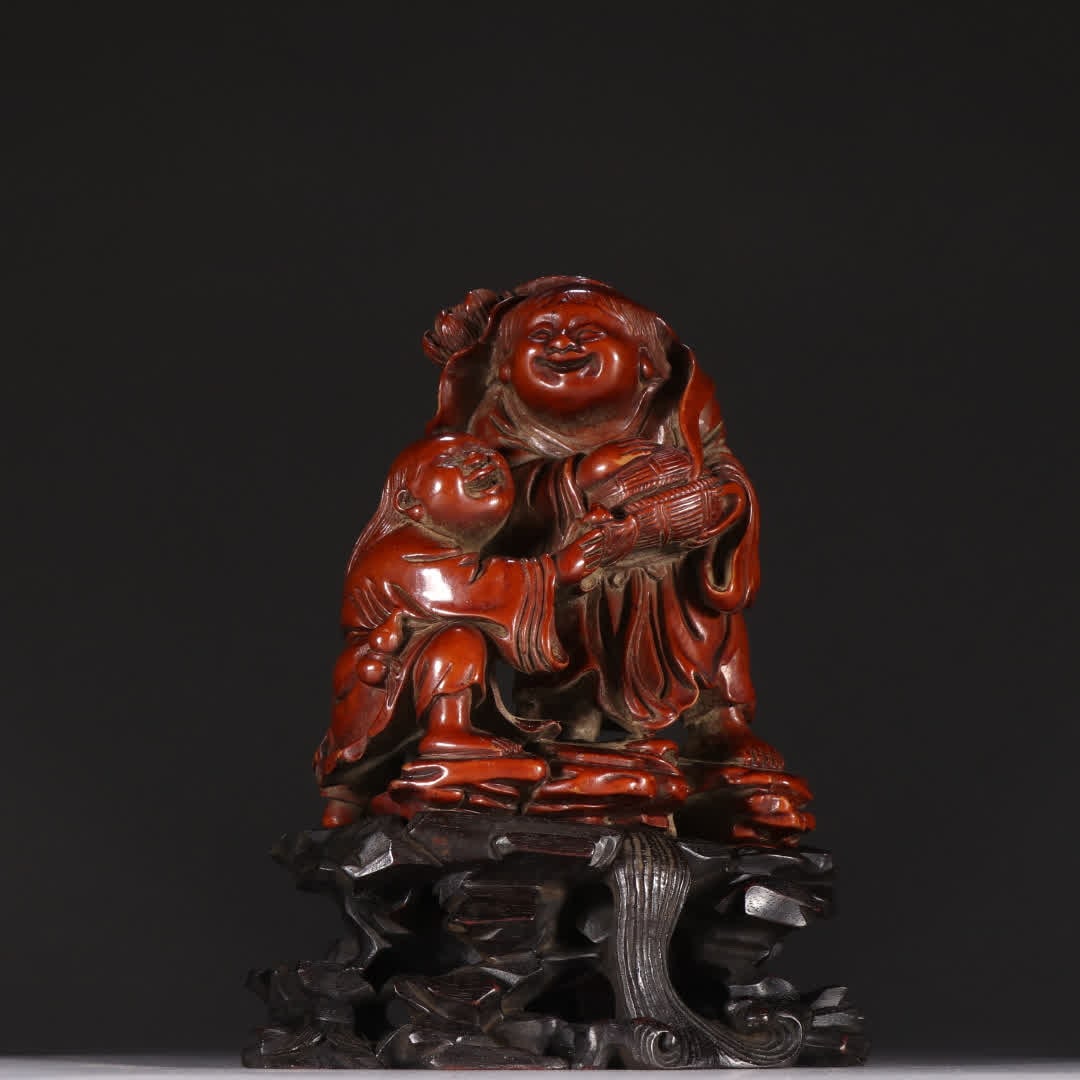 A statue of the two immortals made of boxwood from the Qing dynasty: A statue of the two immortals made of Qing boxwood combined with the two immortals SIZE: H:12cm W:10.4cm Net W:282.4g (The Dimensions Of All Batches Are Manually Measured.If You Need More Detailed
