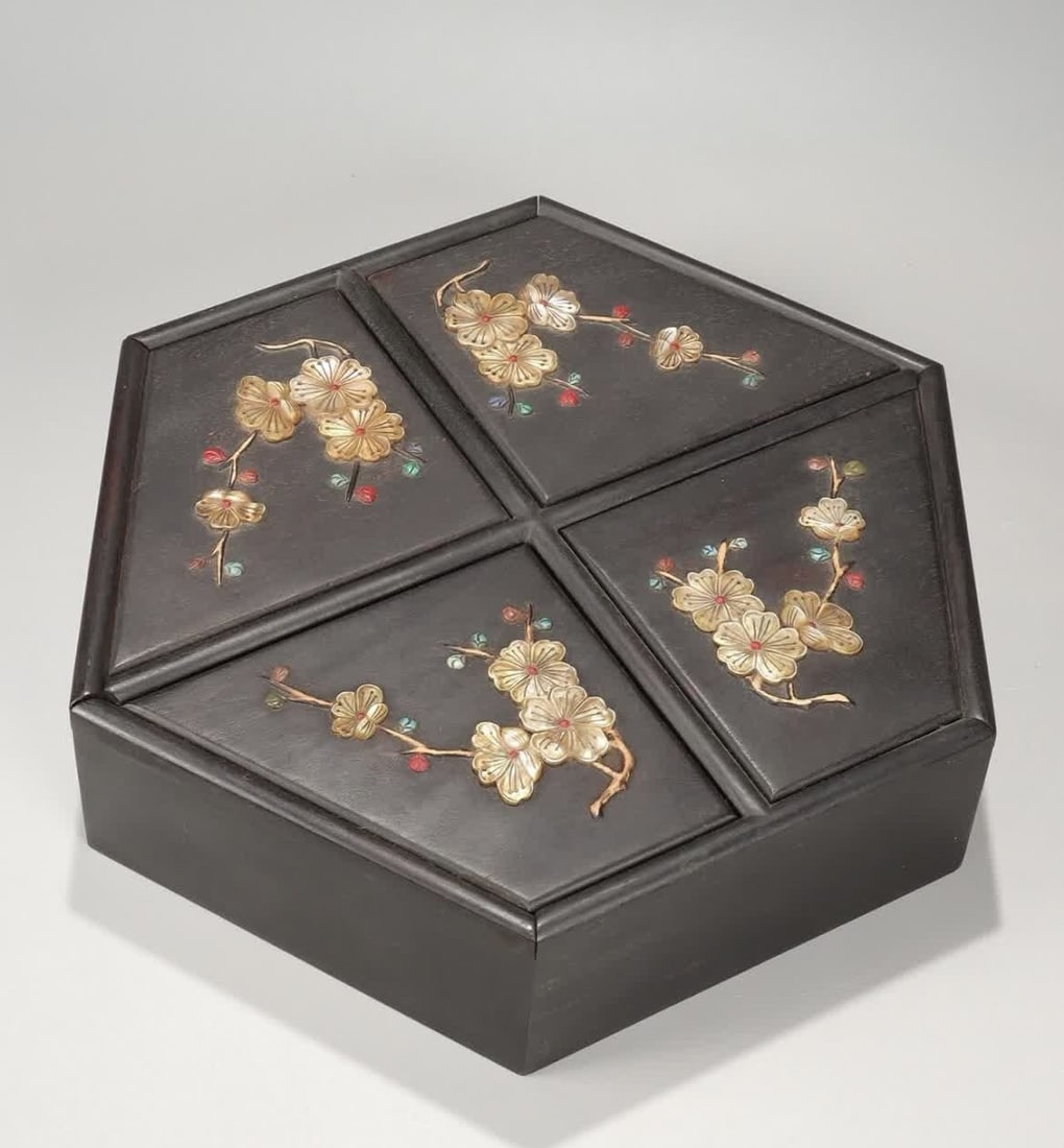 A Qing Dynasty Zitan Inlaid Treasure Plum Blossom Fragrance Box: Qing Dynasty Zitan Inlaid Multi-Treasure Plum Blossom Box SIZE: H:6.5cm W:28.5cm W:1190.5g (The Dimensions Of All Batches Are Manually Measured.If You Need More Detailed Information, Please Contact