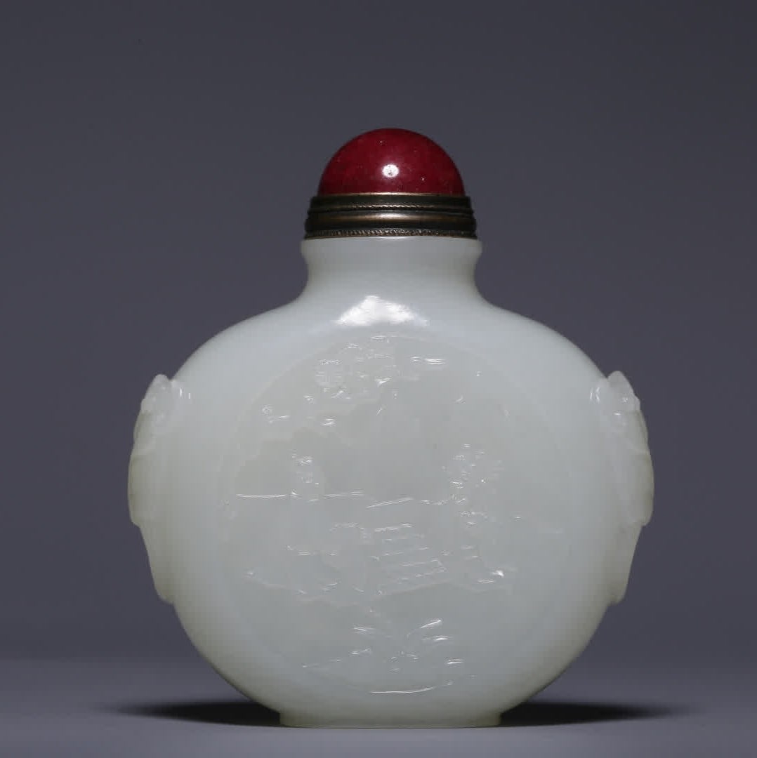 A Qing Dynasty Hetian white jade figure snuff bottle (1 of 10)