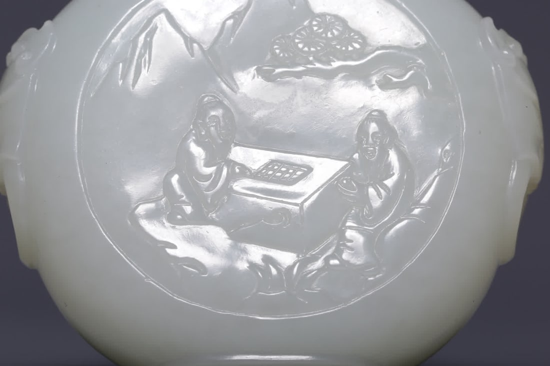 A Qing Dynasty Hetian white jade figure snuff bottle - 6