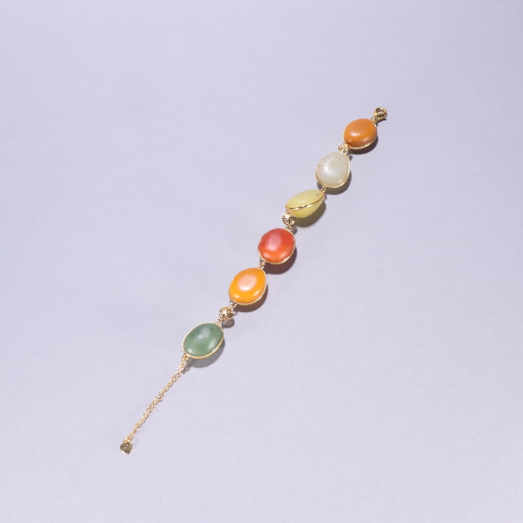 A Qing Dynasty Hetian jade seed jade rough stone bracelet: Qing Dynasty Hetian jade seed stone rough stone bracelet SIZE: W:1.9x2.3cm W:54.7g (The Dimensions Of All Batches Are Manually Measured.If You Need More Detailed Information, Please Contact Our
