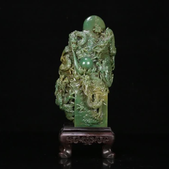 A Qing Dynasty Ya'an Green Dragon Pattern Mountain Seal Ornament: Qing Dynasty Ya'an Green Dragon Mountain Pattern Seal Ornament SIZE: 21.8x12x9.1cm W:2799g (The Dimensions Of All Batches Are Manually Measured.If You Need More Detailed Information, Please Contact Ou