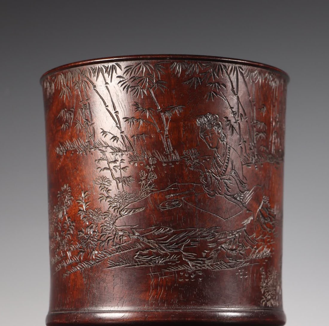 A brush holder for Qing Dynasty huanghuali figures, stories, poetry, and prose: A brush holder for Huanghuali figures, stories, poetry, and prose from the Qing Dynasty SIZE: 15.5x15.5cm W:850g (The Dimensions Of All Batches Are Manually Measured.If You Need More Detailed Informat