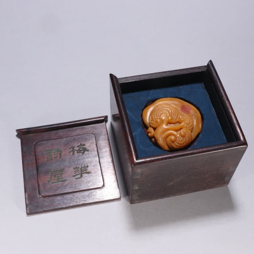 A late Qing Tianhuang stone lingzhi carving (1 of 9)