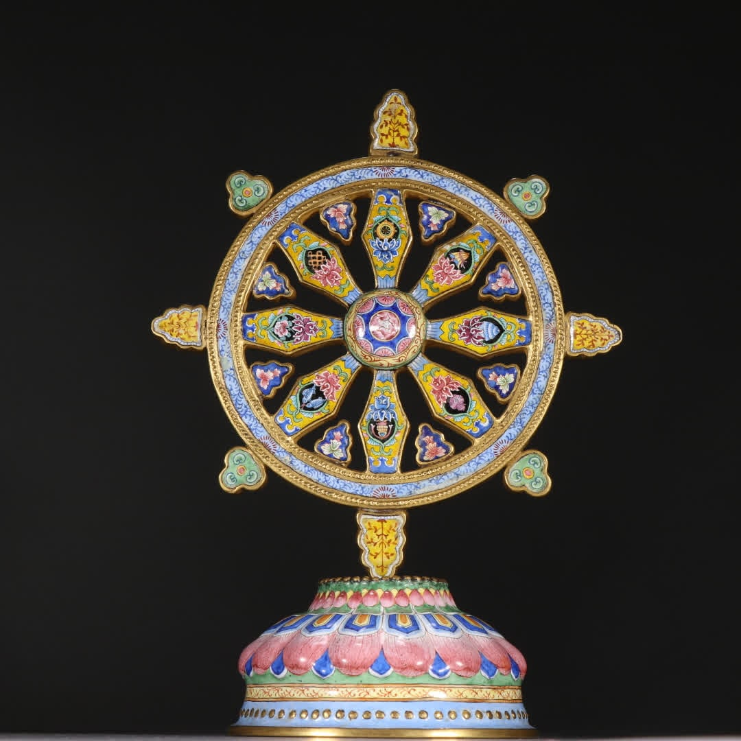 A Qing dynasty bronze gilded painted enamel falun ornament: Qing Dynasty bronze gilt painted enamel Dharma wheel ornament SIZE: H:22.5cm W:16cm W:590g (The Dimensions Of All Batches Are Manually Measured.If You Need More Detailed Information, Please Contact Ou