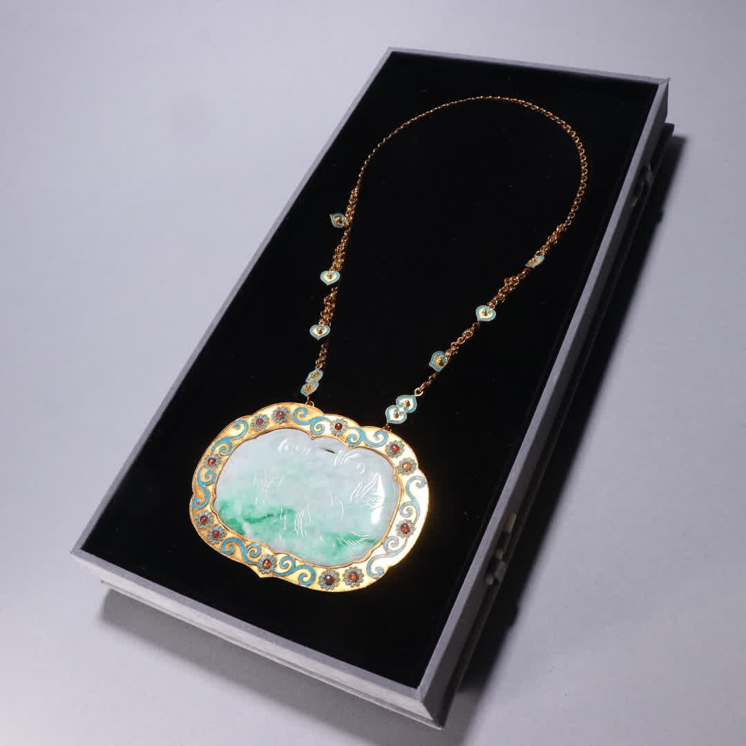 A Qing dynasty silver gilt jadeite longevity lock necklace (1 of 9)
