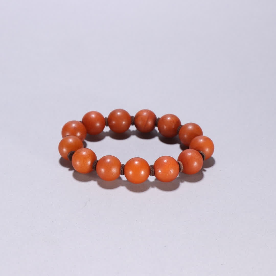 A Qing beeswax bracelet: Qing Dynasty beeswax bracelet SIZE: Bead diameter 1.5cm W: 27.2g (The Dimensions Of All Batches Are Manually Measured.If You Need More Detailed Information, Please Contact Our Customer Service Before 