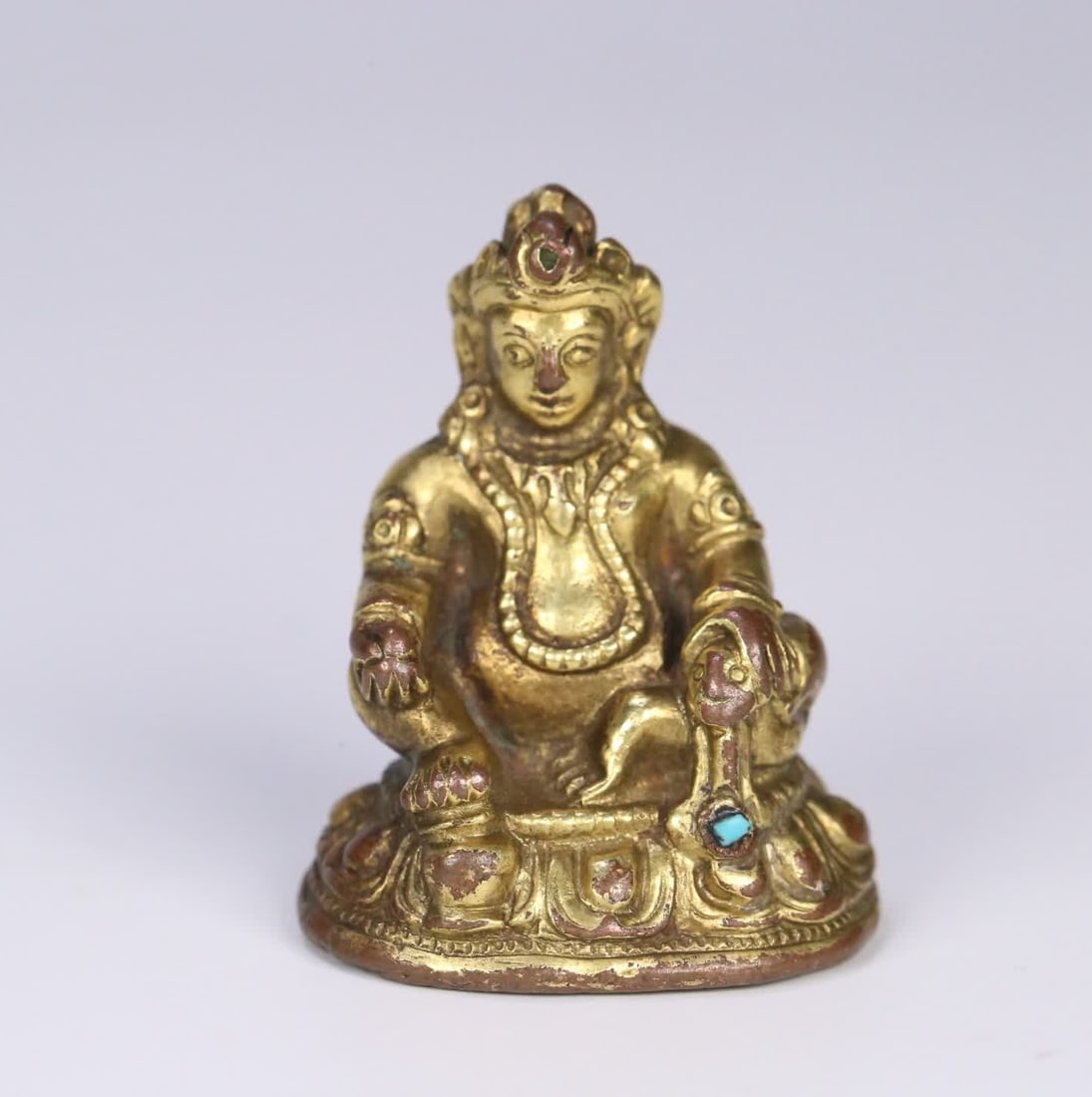 One piece: Qing Dynasty gilded bronze Small Inch Buddha of the God of Wealth: A small inch-inch Buddha of the God of Wealth in bronze gilt yellow from the Qing Dynasty SIZE: 3.2x2.6x2.1cm W:30.3g (The Dimensions Of All Batches Are Manually Measured.If You Need More Detailed Inf