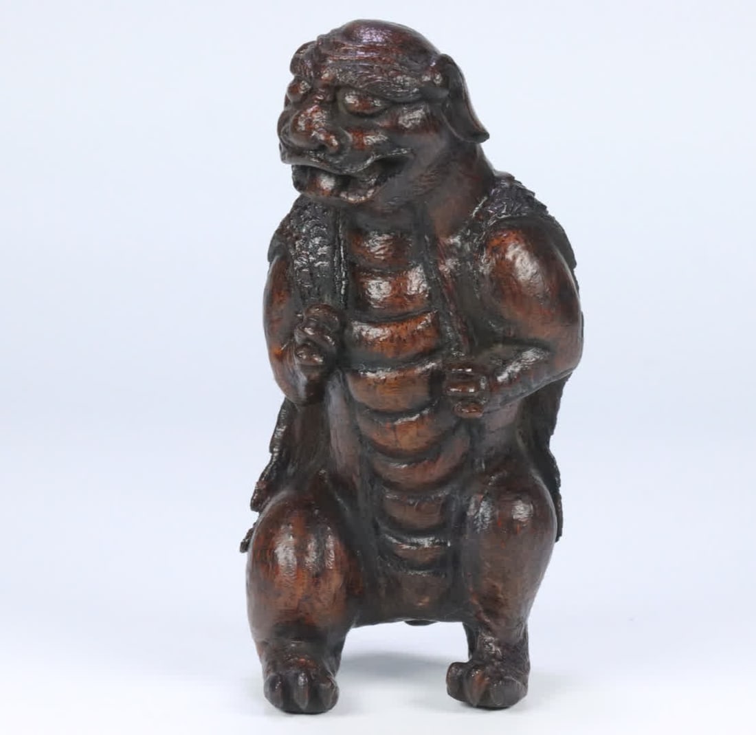 An old Qing Dynasty bamboo carving of auspicious beasts: Qing Dynasty old bamboo carved auspicious beast carving SIZE: 16.3x7.8x7.3cm W:131g (The Dimensions Of All Batches Are Manually Measured.If You Need More Detailed Information, Please Contact Our Custo