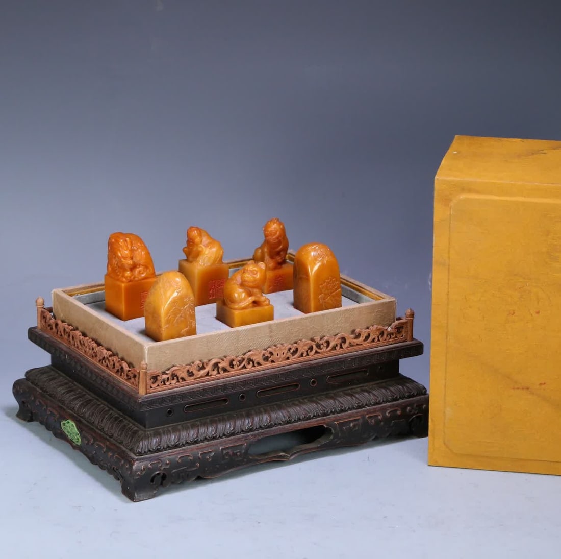 One piece: a set of six exquisite Qing Dynasty Tianhuang stone seals (1 of 9)