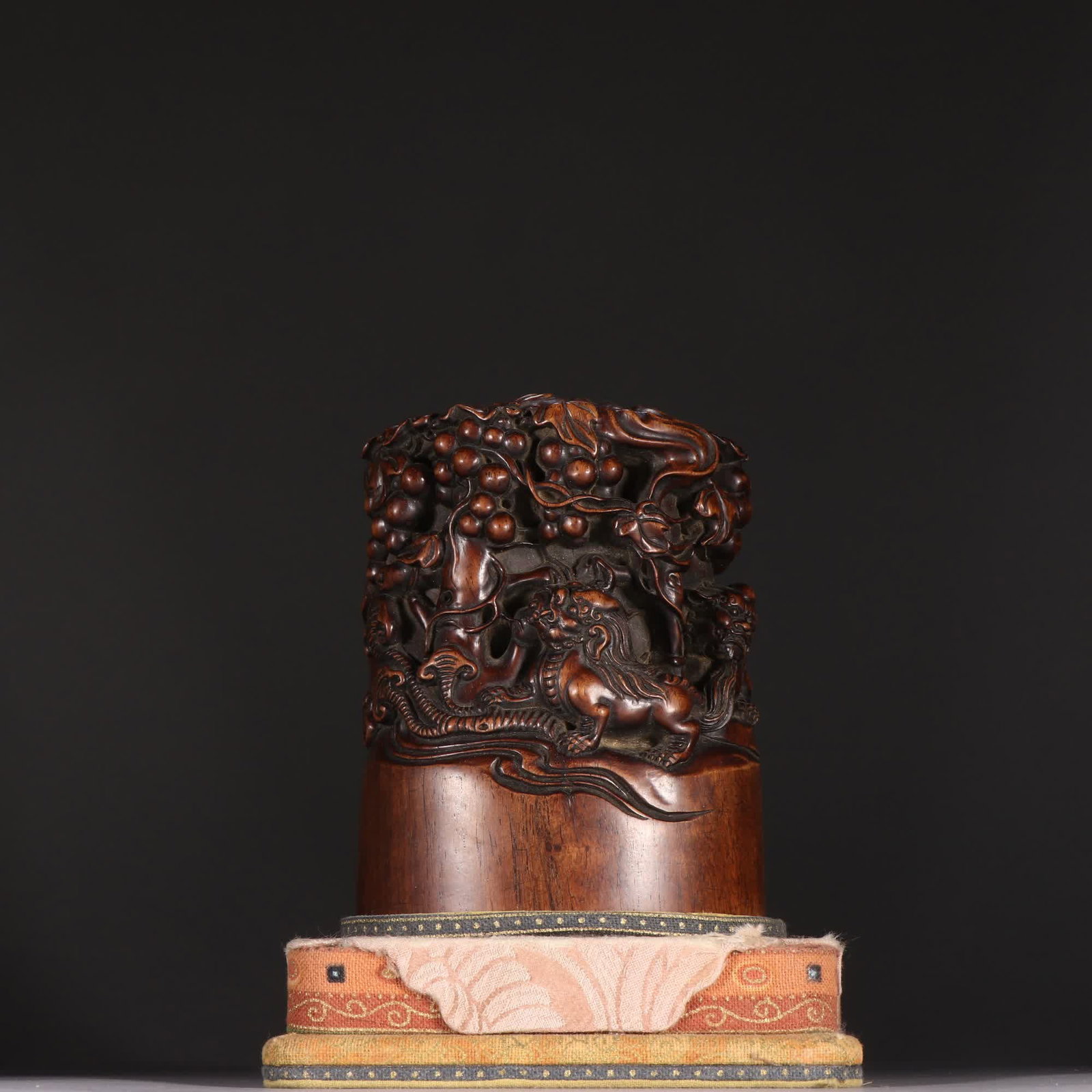 A Qing dynasty sandalwood seal with auspicious beast motif: Qing dynasty sandalwood auspicious beast pattern seal SIZE: H:13.3cm W:10cm W:744.2g (The Dimensions Of All Batches Are Manually Measured.If You Need More Detailed Information, Please Contact Our