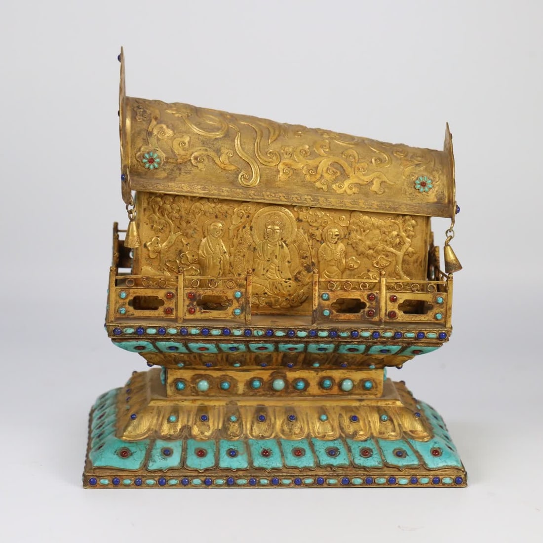 A Qing Dynasty bronze box with gilded turquoise inlay, agate lapis lazuli, flying apsaras Buddha: Qing Dynasty copper gilded turquoise agate lapis lazuli flying deity Buddha statue coffin scripture box SIZE: 27.5x25x18cm W:3600g (The Dimensions Of All Batches Are Manually Measured.If You Need More