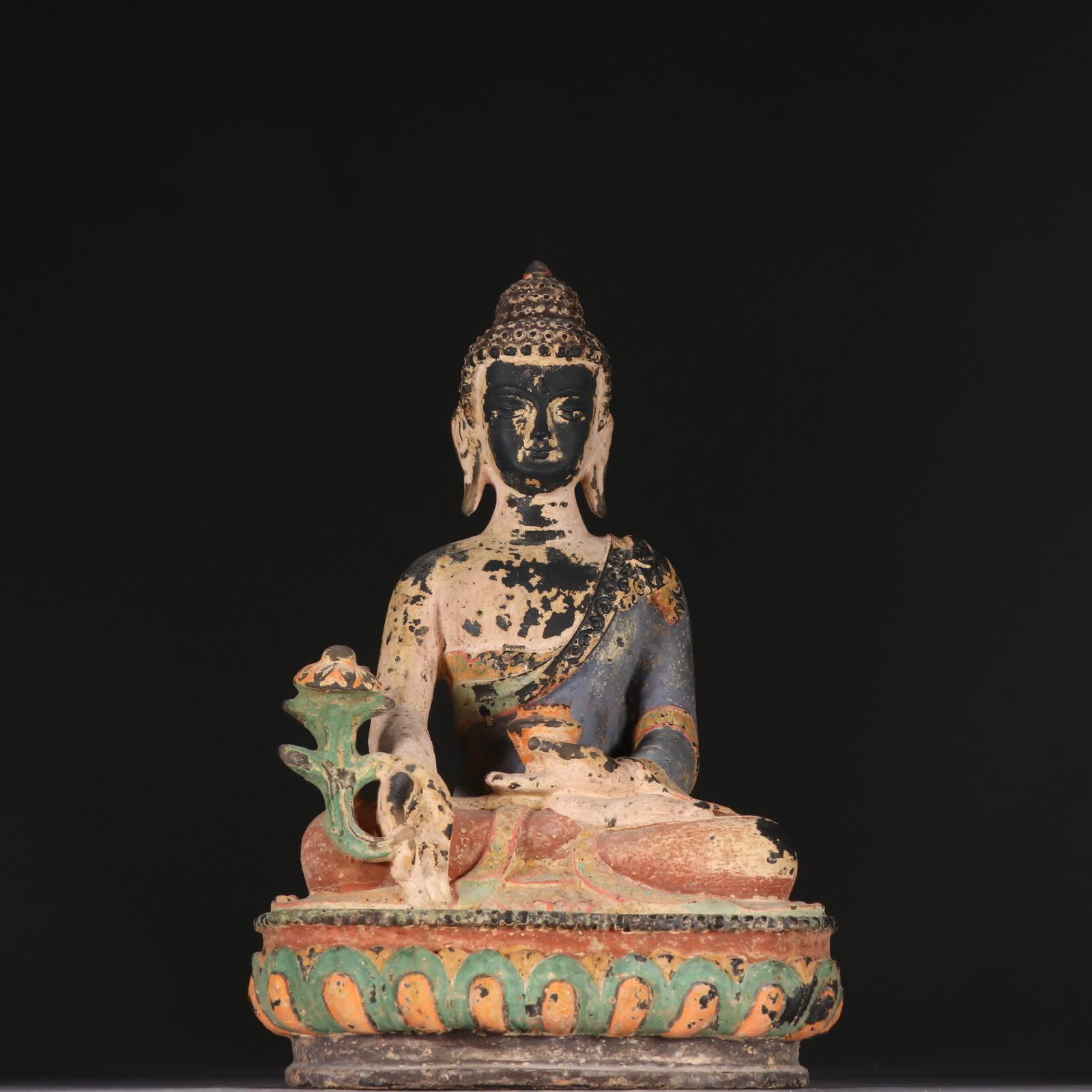A Qing dynasty bronze painted statue of Shakyamuni: Qing Dynasty: Bronze painted Shakyamuni statue SIZE: H:20.2cm W:13cm W:2087.5g (The Dimensions Of All Batches Are Manually Measured.If You Need More Detailed Information, Please Contact Our Customer S