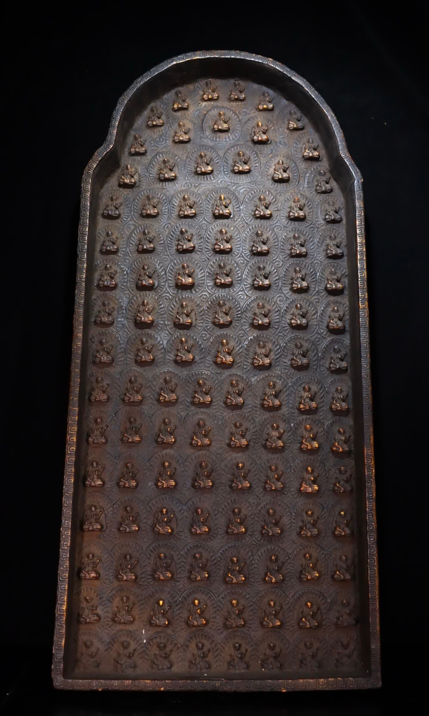 One is a Bodhi woodcarved Hundred Buddha niche from the Qing Dynasty: The Qing Dynasty Bodhi woodcarving of the Hundred Buddhas Buddha niche shows gilded remnants on some Buddha statues SIZE: H:91cm W:40cm T:8cm (The Dimensions Of All Batches Are Manually Measured.If