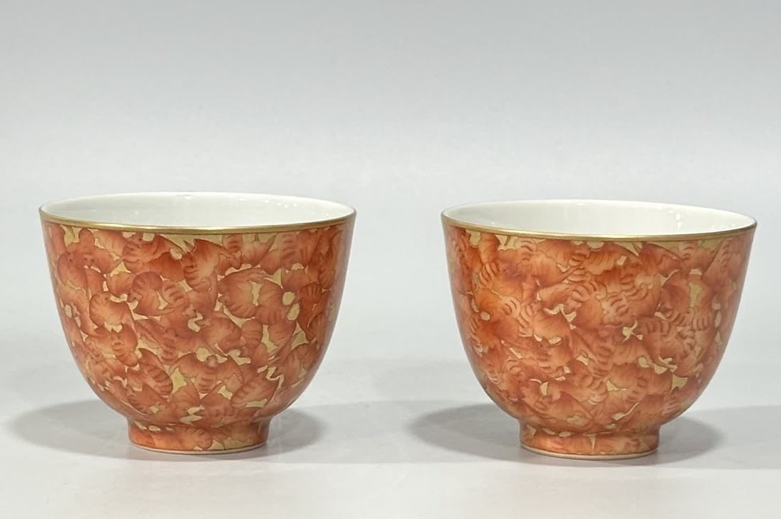 A Qing dynasty Yongzheng period famille rose gold cup with a hundred bats (fortune) pattern: Qing Dynasty Yongzheng Famille Rose Gold Hundred Bat (Fortune) Pattern Cup SIZE: H:5.5cm mouthD:7.3cm (The Dimensions Of All Batches Are Manually Measured.If You Need More Detailed Information,