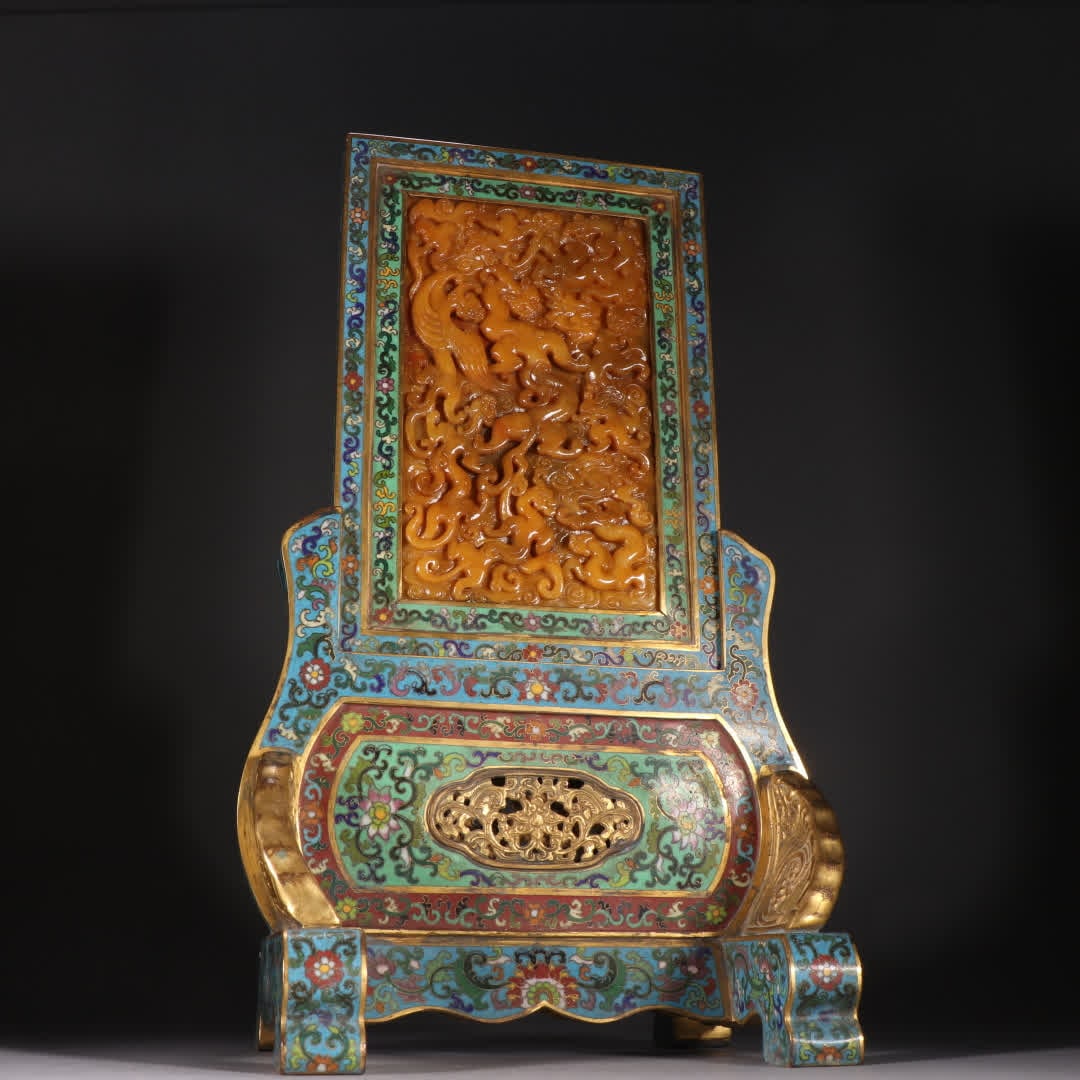 A Qing dynasty cloisonne inlaid with Tianhuang stone chi dragon pattern insert screen: Qing dynasty cloisonne inlaid with Tianhuang stone chi dragon pattern insert screen SIZE: H:42cm W:24.5cm W:4527.1g (The Dimensions Of All Batches Are Manually Measured.If You Need More Detailed Infor