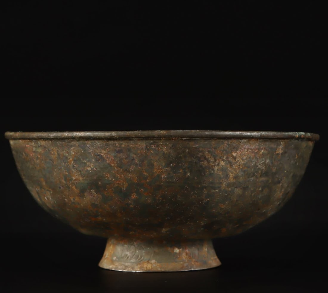 A small round bowl from the Tang Dynasty: A round small bowl from the Tang Dynasty SIZE: W:10cm H:4.5cm W:98g (The Dimensions Of All Batches Are Manually Measured.If You Need More Detailed Information, Please Contact Our Customer Service
