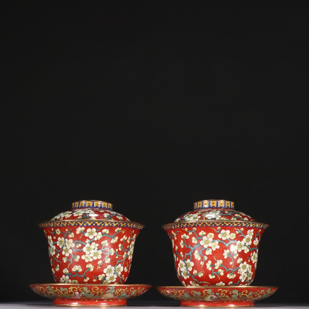 A pair of Qing dynasty copper gilt painted enamel red ground plum blossom gaiwan: Qing Dynasty: A pair of gilded and painted enamel red plum blossom gaiwans SIZE: H:10.2cm W:9cm Total W:604.1g (The Dimensions Of All Batches Are Manually Measured.If You Need More Detailed Informatio