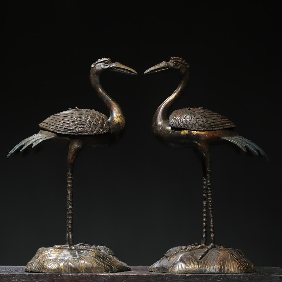 One piece: a pair of Qing Dynasty bronze rubbing crane incense burners (1 of 9)