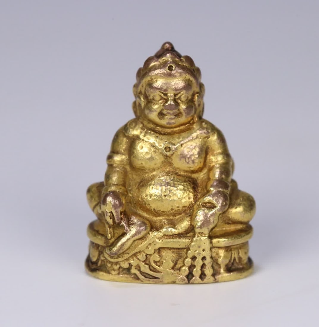 One piece: Qing Dynasty gilded bronze Small Inch Buddha of the God of Wealth: A small inch-inch Buddha of the God of Wealth in bronze gilt yellow from the Qing Dynasty SIZE: 3.7x2.8x2cm W:46.6g (The Dimensions Of All Batches Are Manually Measured.If You Need More Detailed Infor