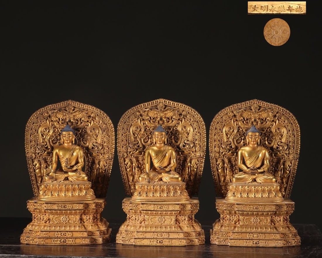A set of gilded bronze statues of the Third Buddha from the Ming Dynasty: A set of gilded bronze seated Buddha statues from the Ming Dynasty SIZE: H:18.8cm W:12.3cm Single W:approx. 1300g (The Dimensions Of All Batches Are Manually Measured.If You Need More Detailed Informa