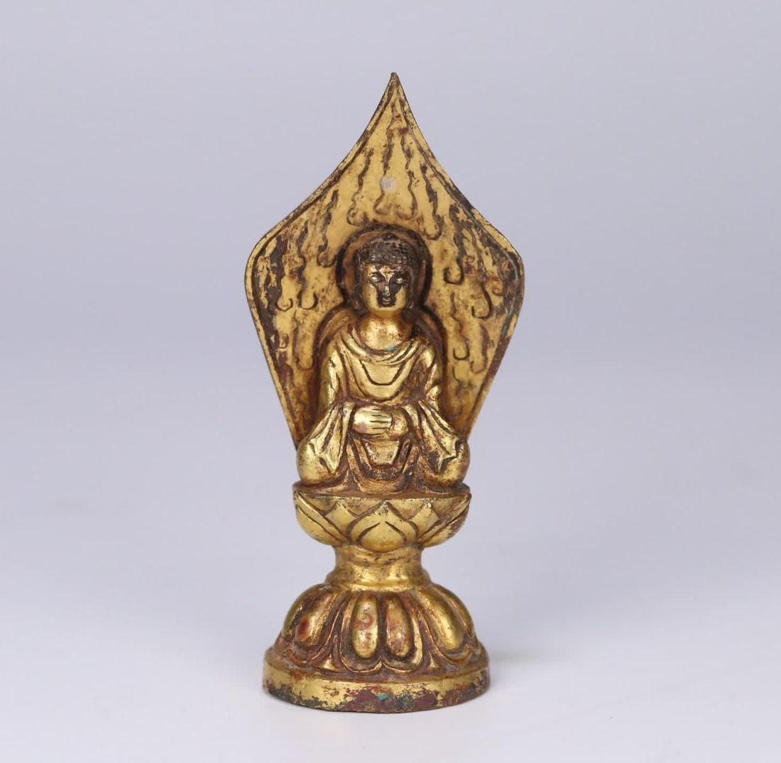 A gilded bronze statue of Shakyamuni from the Northern Qi dynasty: Northern Qi gilt bronze statue of Shakyamuni Buddha Buddha statue SIZE: 7.9x3.7x3cm W:104g (The Dimensions Of All Batches Are Manually Measured.If You Need More Detailed Information, Please Contact Ou