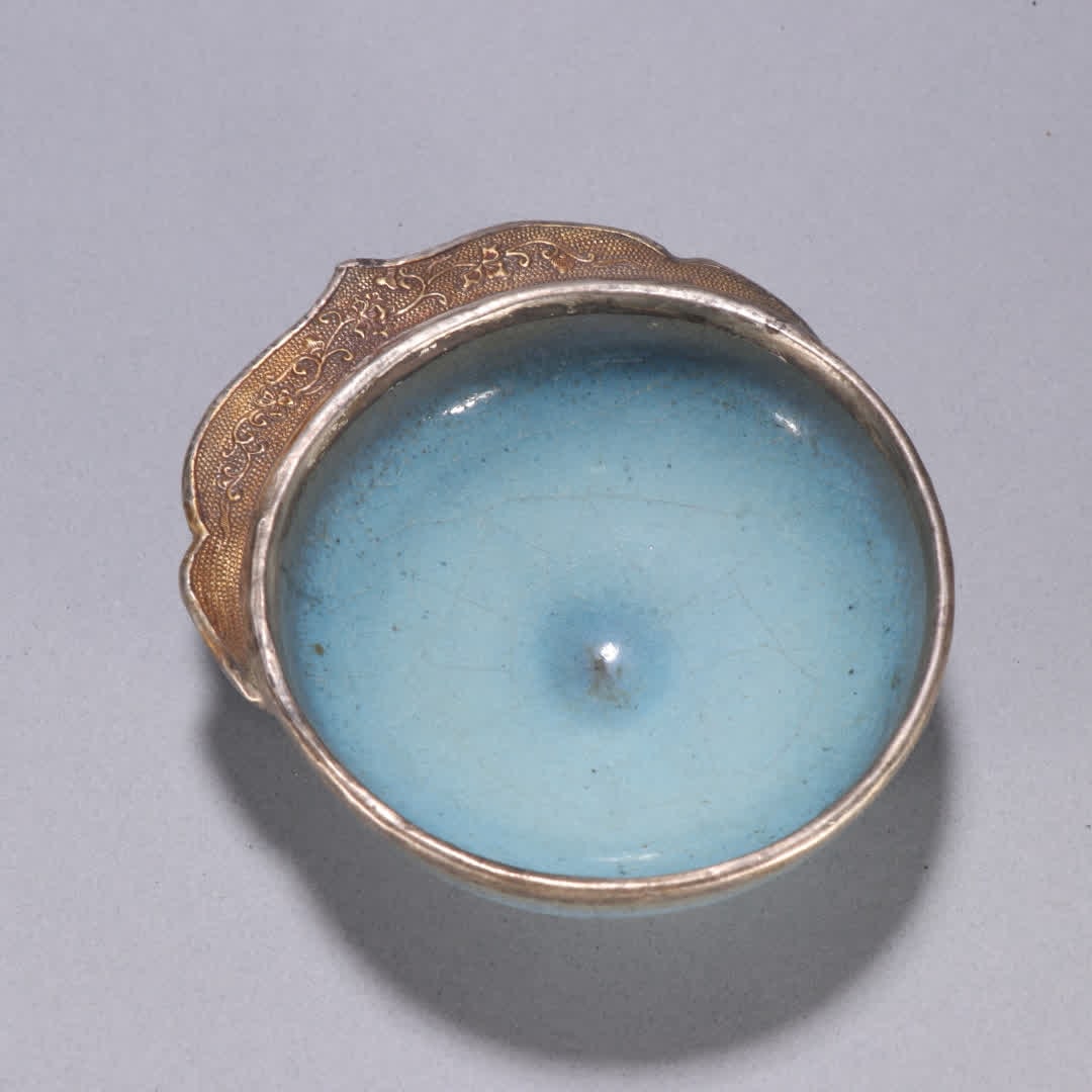 One Song Jun kiln sky-blue glazed cup: Song Jun kiln sky-blue glazed cup SIZE: H:3.3cm W:11cm (The Dimensions Of All Batches Are Manually Measured.If You Need More Detailed Information, Please Contact Our Customer Service Before Bidding.)