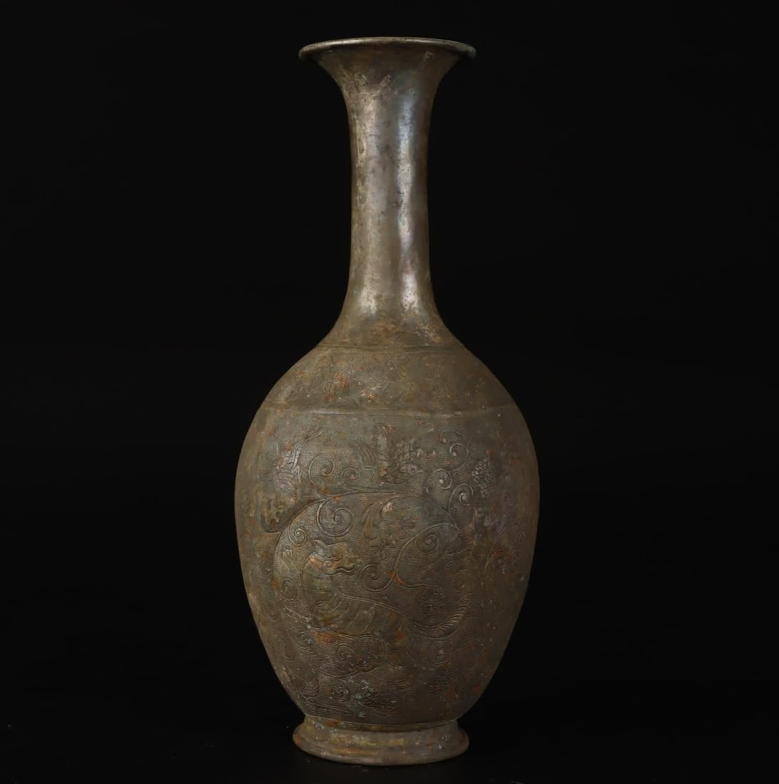 A Liao Dynasty black silver vase: Liao dynasty black silver vase SIZE: W:390g H:26cm W:11cm (The Dimensions Of All Batches Are Manually Measured.If You Need More Detailed Information, Please Contact Our Customer Service Before Bidding