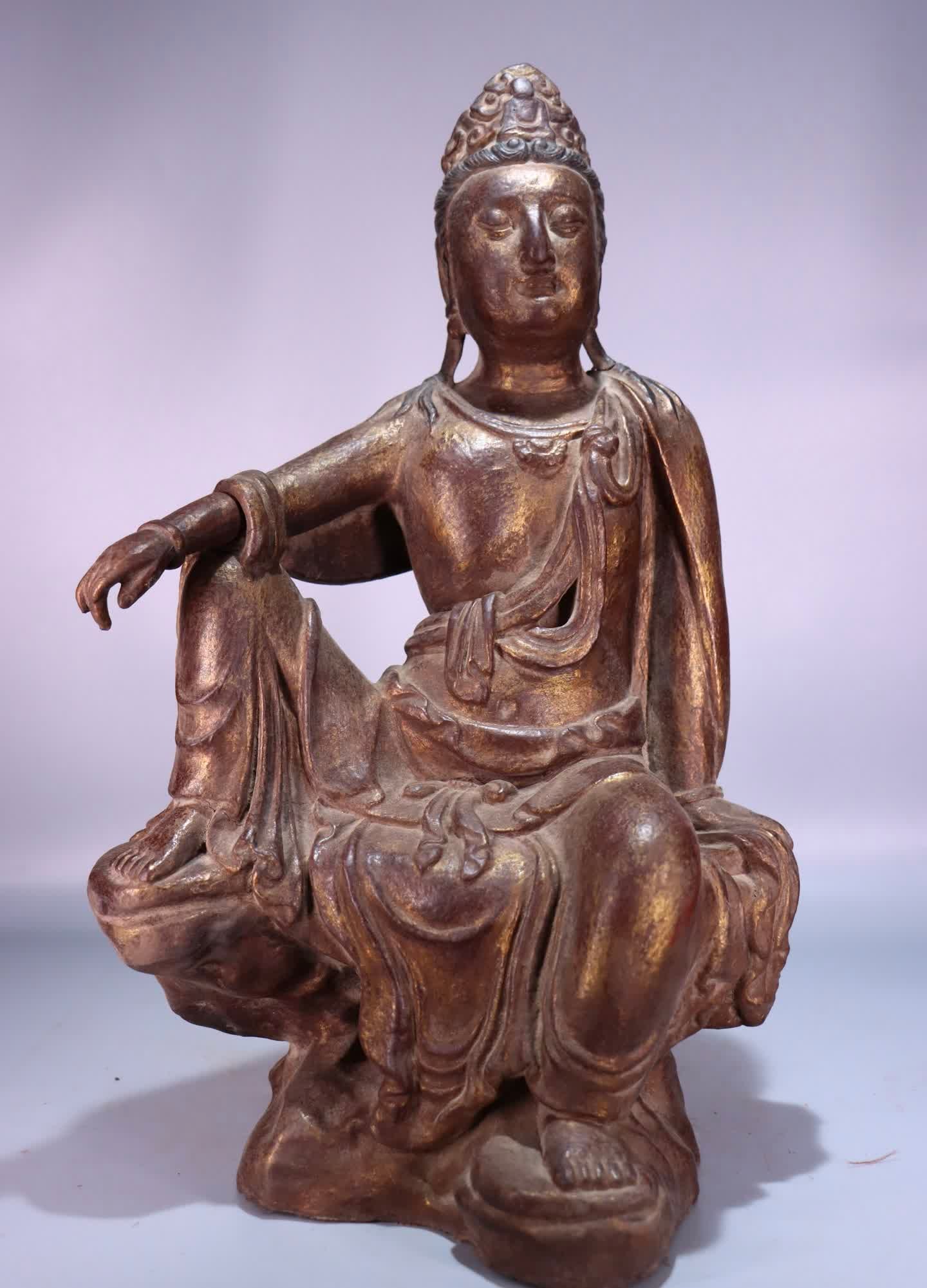 One Qing Dynasty Combined Incense Lacquered Free Guanyin: Qing Dynasty Hexiang Lacquered Zizai Guanyin SIZE: 26x17x43cm (The Dimensions Of All Batches Are Manually Measured.If You Need More Detailed Information, Please Contact Our Customer Service Before Bid