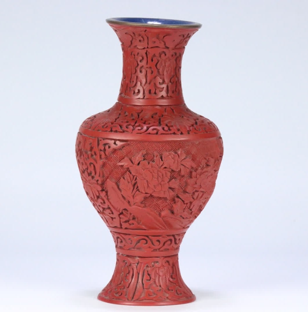 A late Qing dynasty copper body-lined vase with red entwined branch floral patterns: Late Qing dynasty bronze body-patterned carved red entwined floral pattern SIZE: 21.9x11.7cm W:607g (The Dimensions Of All Batches Are Manually Measured.If You Need More Detailed Information, Please C