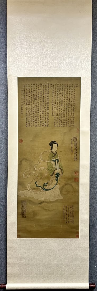 A silk scroll portrait of Lady Xiang by Wen Zhengming: Wen Zhengming's silk scroll portrait of Xiangjun SIZE: Painting Core122x47cm (The Dimensions Of All Batches Are Manually Measured.If You Need More Detailed Information, Please Contact Our Customer Ser