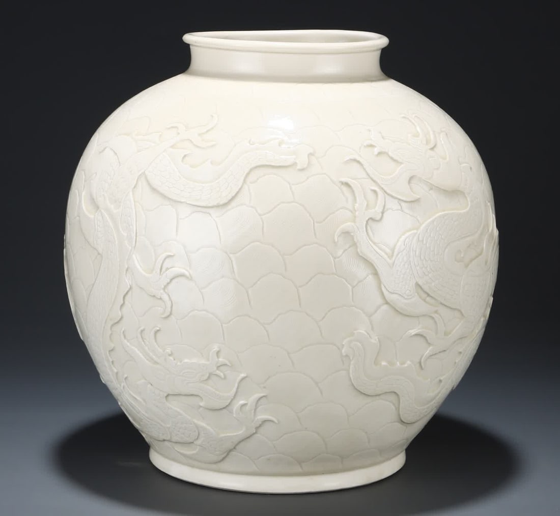 One piece: Song Ding kiln relief seawater dragon pattern jar: Song Ding kiln relief jar with sea dragon patterns SIZE: H:29cm Belly diameter 29cm (The Dimensions Of All Batches Are Manually Measured.If You Need More Detailed Information, Please Contact Our
