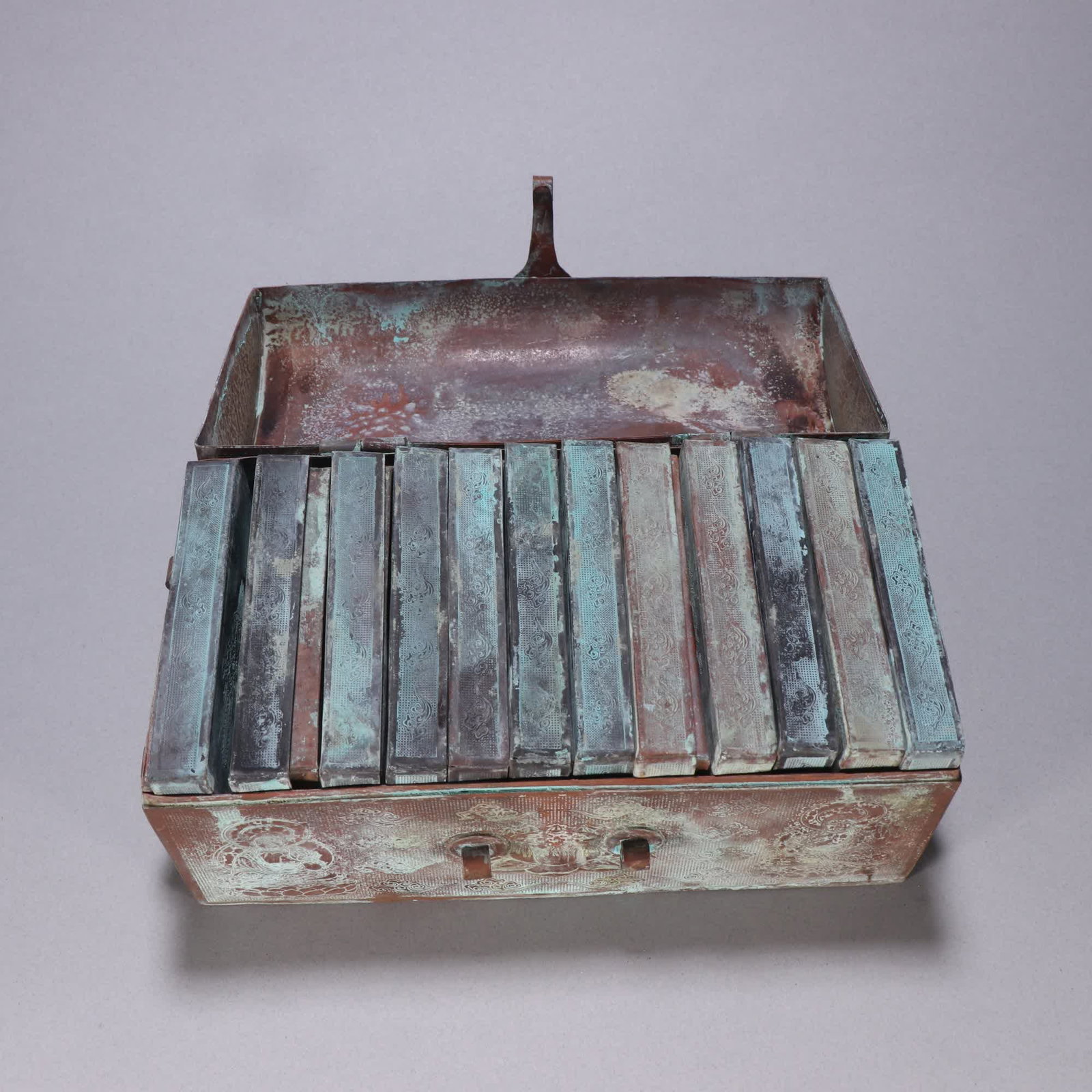 One set: a set of Qing dynasty bronze scripture belt boxes: A set of Qing dynasty bronze scripture book holders SIZE: W:9.3cm W:2840g (The Dimensions Of All Batches Are Manually Measured.If You Need More Detailed Information, Please Contact Our Customer