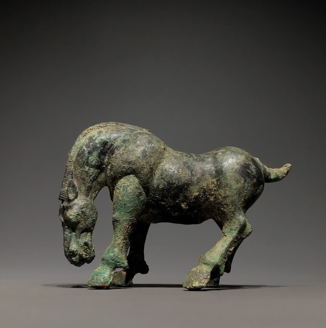 A bronze horse from the Northern and Southern Dynasties: Bronze horses of the Northern and Southern Dynasties SIZE: D:15cm W:6.5cm H:11cm W:1.05kg (The Dimensions Of All Batches Are Manually Measured.If You Need More Detailed Information, Please Contact