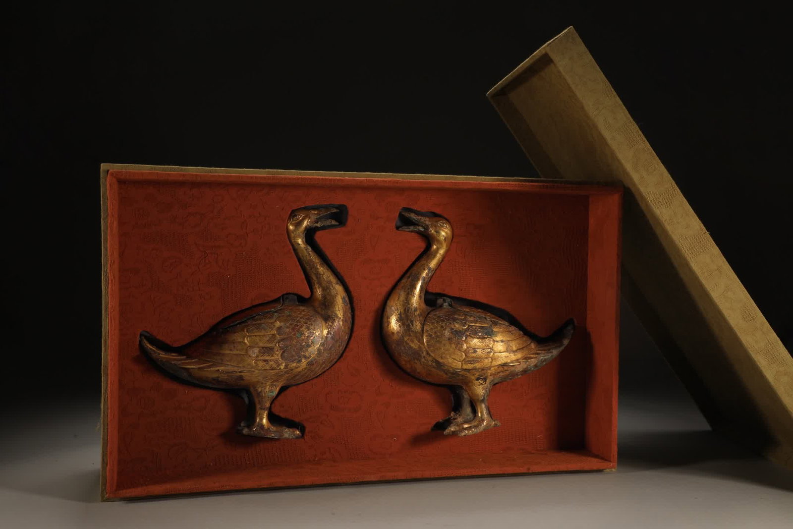 One pair: Ming Dynasty gilt bronze treasure duck incense: A pair of Ming Dynasty gilt bronze treasure duck incense incense SIZE: H:23.6cm W:21cm Single W:approx. 1650g (The Dimensions Of All Batches Are Manually Measured.If You Need More Detailed Information
