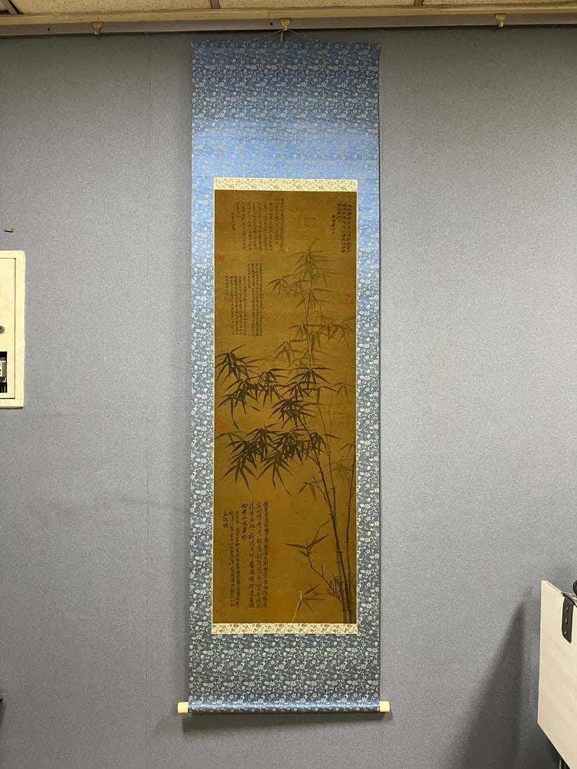 A silk bamboo painting by Wang Fu: Wang Fu's silk bamboo painting SIZE: 42.5x128cm (The Dimensions Of All Batches Are Manually Measured.If You Need More Detailed Information, Please Contact Our Customer Service Before Bidding.)